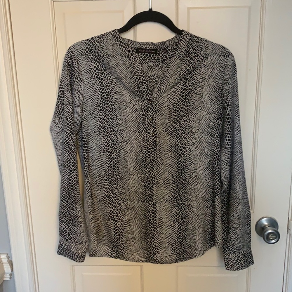Fun snake print blouse size M